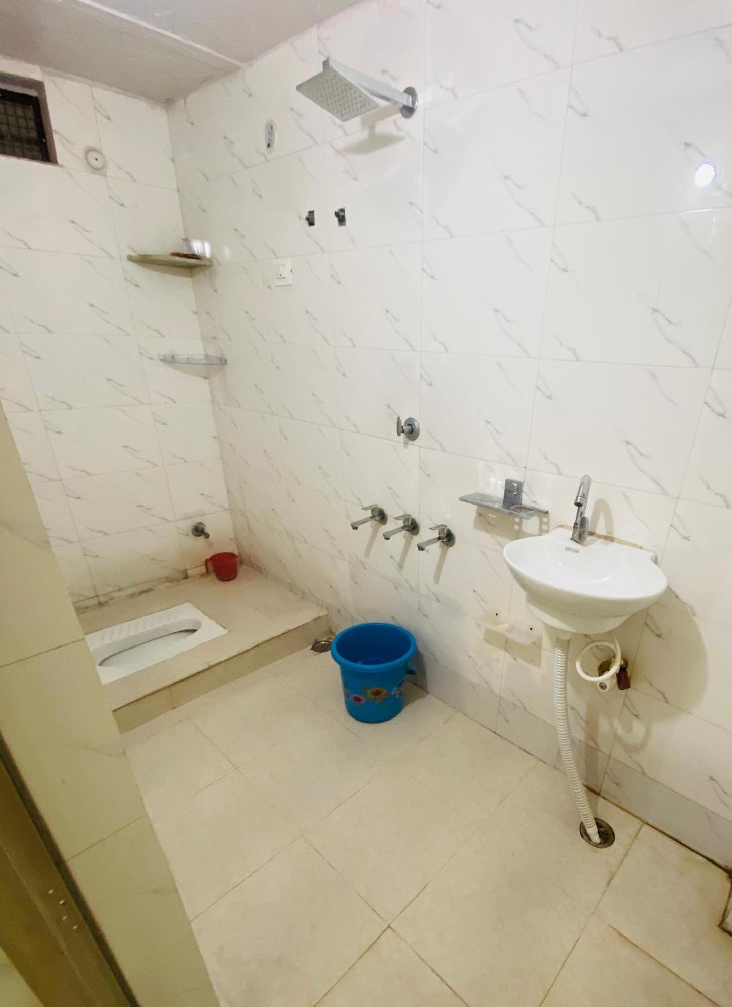 Vrindāvan Nirupam Sadan Homestay מראה חיצוני תמונה